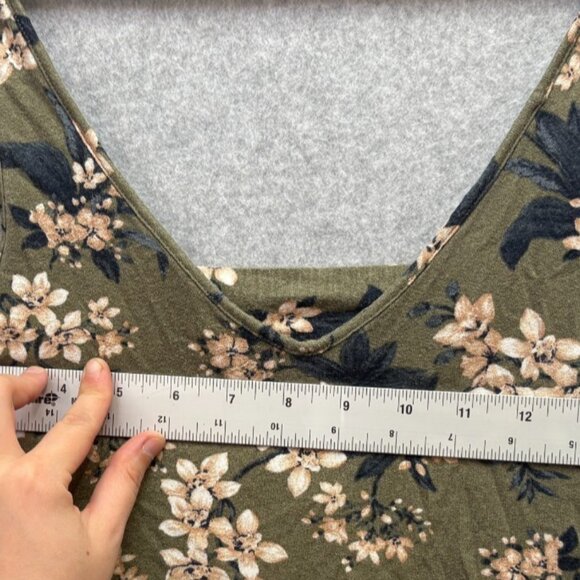 American Eagle Soft & Sexy Crepe Olive Green Floral Tank Top Small - Picture 4 of 5